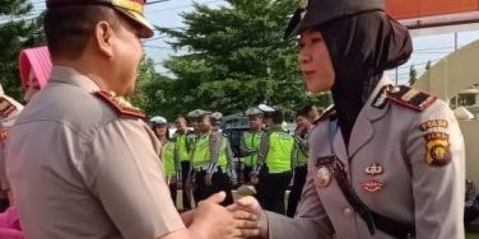 Kasatlantas-Polres-Bungo-Cantik-Berjilbab-696x482