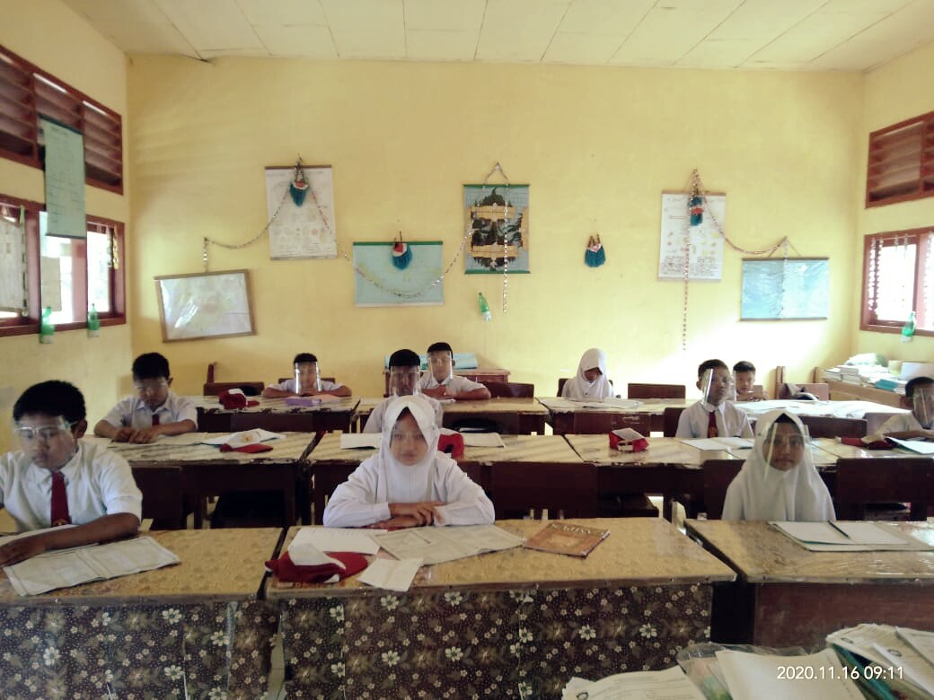 Tampak siswa Sekolah Dasar saat mengikuti pelajaran di Kelas