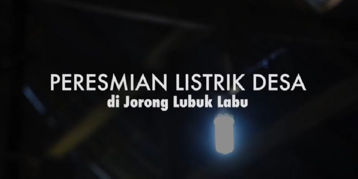 Cahaya listrik yang ada saat peresmian listrik desa di Jorong Lubuk Labu