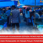 berikan-keamanan-kepada-pengunjung-dan-pedagang-di-pasar-pulau-punjung-250105-121547