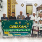 personel-polsek-sungai-rumbai-sosialisasikan-pemanfaatan-pekarangan-saat-gerakan-sholat-subuh-berjamaah-253004-103339