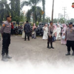 polres-dharmasraya-kerahkan-personel-untuk-pengamanan-salat-idulfitri-1446-h-253004-080605