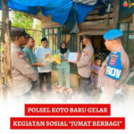 polsek-koto-baru-gelar-kegiatan-sosial-โjumat-berbagiโ-253004-093405