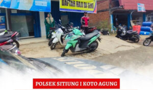 polsek-sitiung-i-koto-agung-patroli-siang-di-pasar-dan-kantor-vital-253004-092319